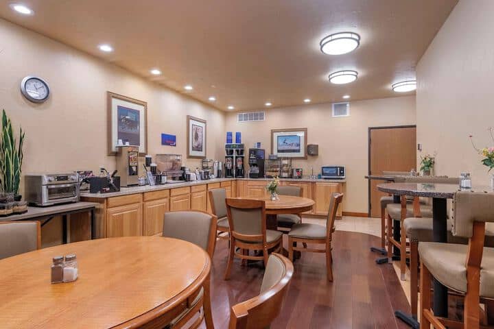 Breakfast area